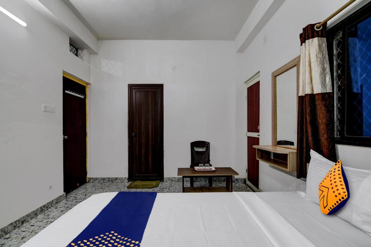 Spot On Ray Palace Hotel Puri Luaran gambar