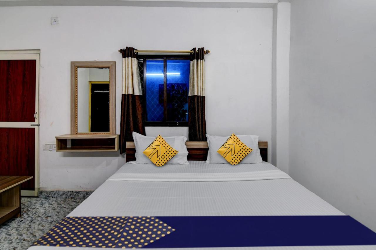 Spot On Ray Palace Hotel Puri Luaran gambar