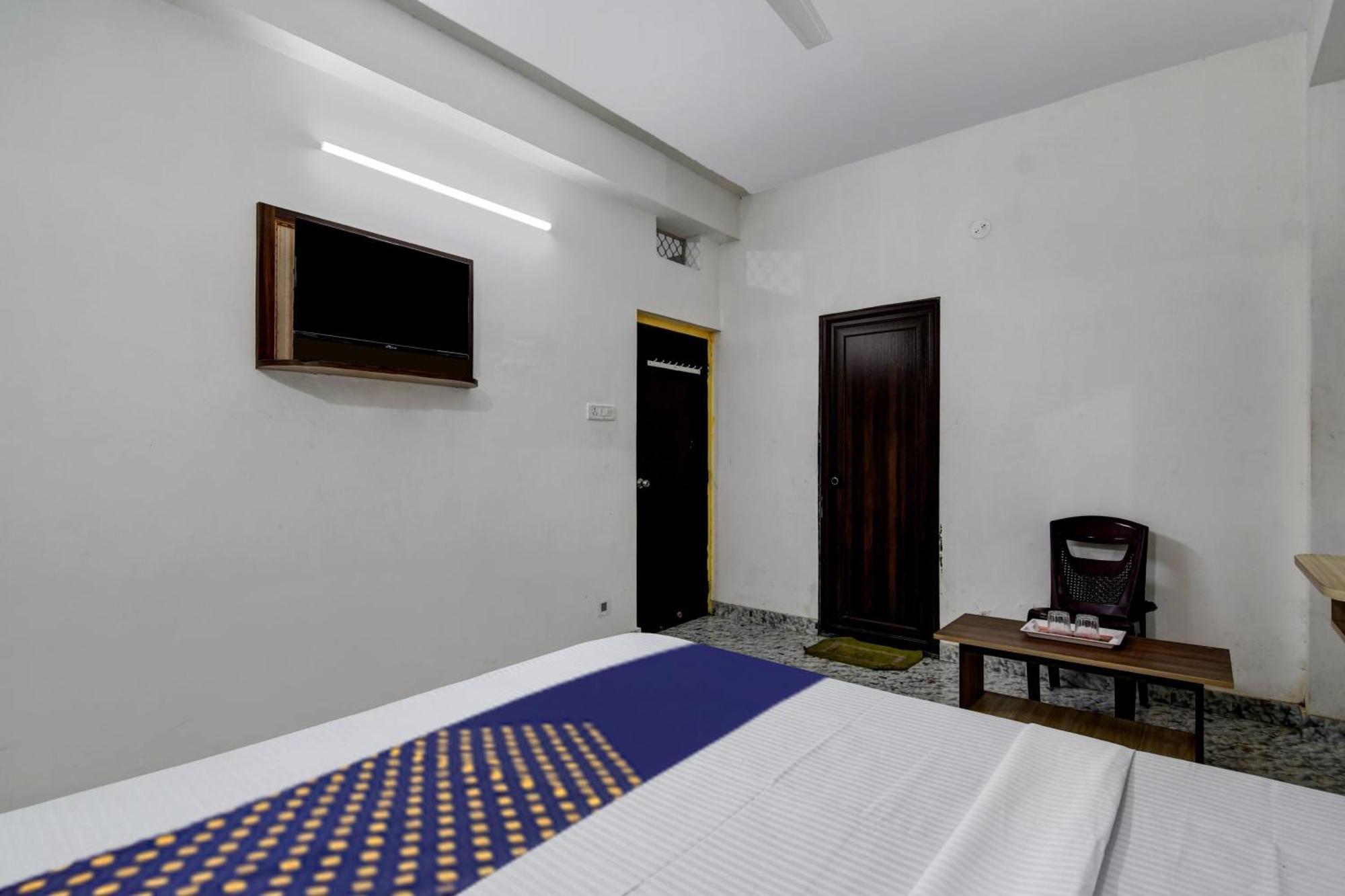 Spot On Ray Palace Hotel Puri Luaran gambar