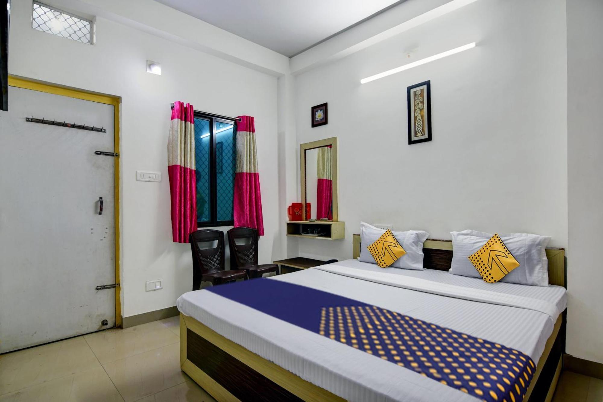Spot On Ray Palace Hotel Puri Luaran gambar