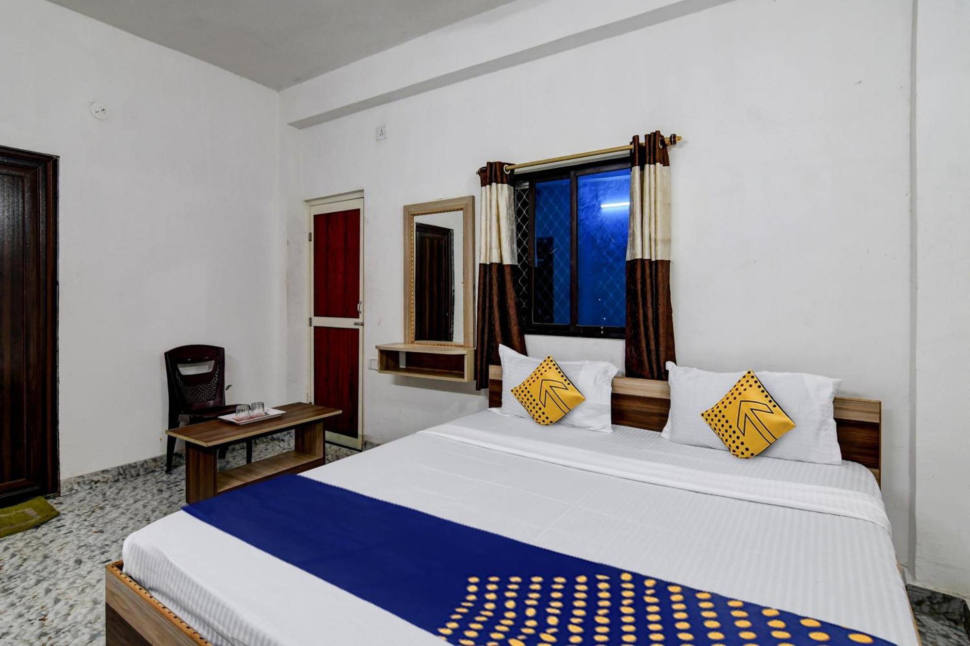 Spot On Ray Palace Hotel Puri Luaran gambar